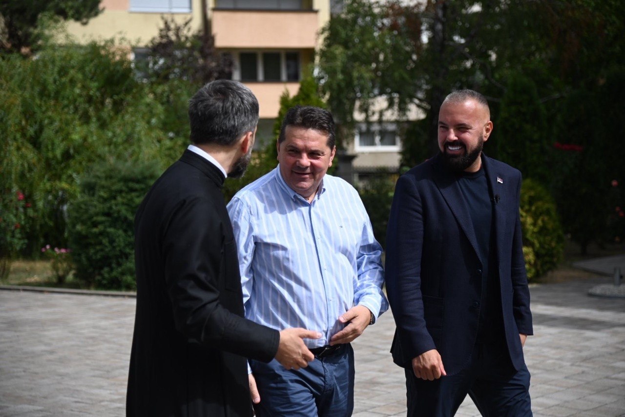 Кум славе Храма Пресвете Богородице на Кочићевом вијенцу — насловна фотографија