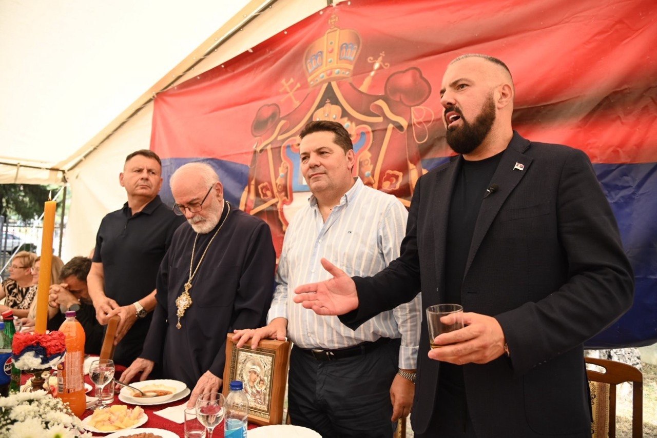 Кум славе Храма Пресвете Богородице на Кочићевом вијенцу — фотографија 3